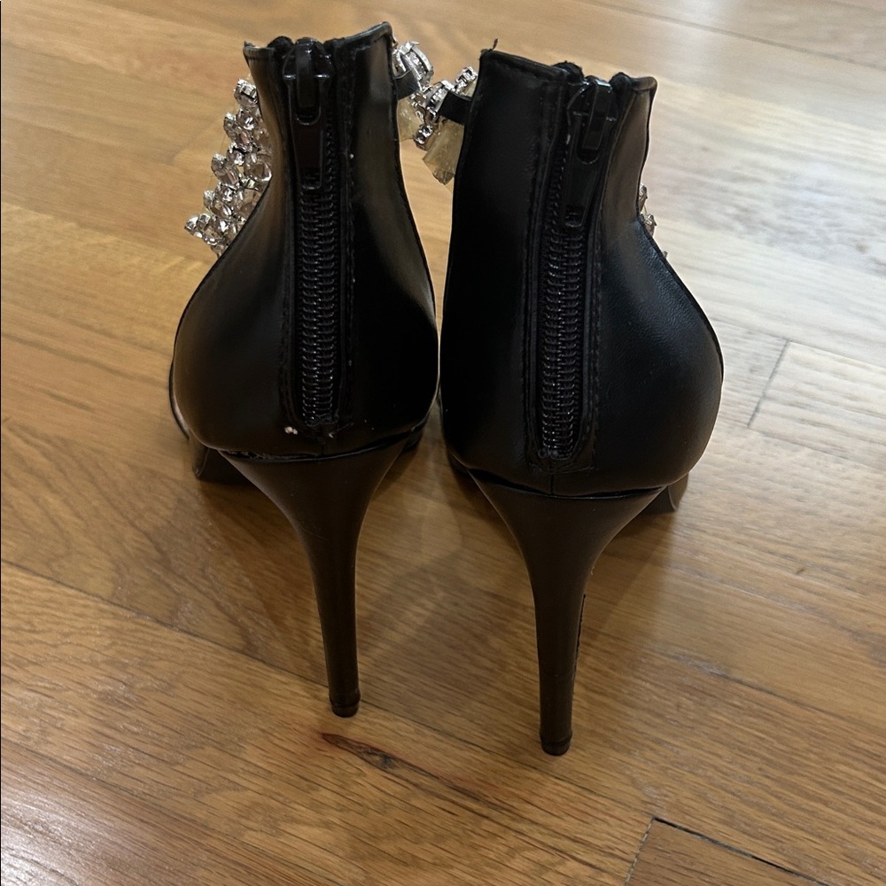 Chase + Chloe Black Heels with Crystal Accents size 9 - Picture 7 of 12
